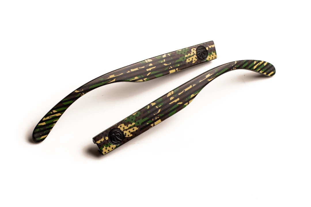 Arms: CAMOCOM 1 Arms: CAMOCOM